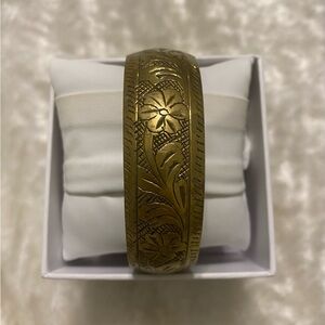 🍀VTG Brass Floral Engraved Gold Bangle